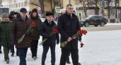 В Марий Эл почтили память Героев Отечества и возложили цветы