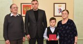 В Марий Эл родителям погибшего в Запорожской области врача передали орден