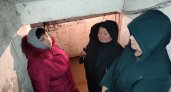 В Йошкар-Оле у жителей дома затопило подвал: картошка и варенье стоят в воде