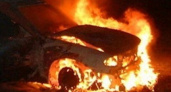 В Йошкар-Оле пожарные тушили вспыхнувший автомобиль 