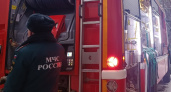 Пять пожарных тушили горящий дом в Оршанском районе 