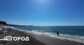 «Купаюсь, а навстречу мне нечистоты»: российские отдыхающие в панике оставляют побережье Черного моря