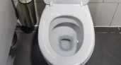 Ставлю бутылку с водой в унитаз, и вот зачем: секретный способ для снижения сумм ЖКУ