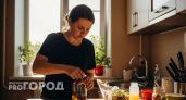 Мухи боятся этого запаха как огня – ставлю по стакану в комнату и проблем не знаю