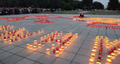 В Йошкар-Оле тысячи людей пришли на акцию “Свеча памяти: “Мы помним подвиг наших солдат”