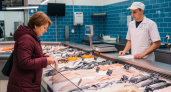 Вы платите за рыбу, а покупаете воду: какие марки минтая превратили покупателей в жертв ледяного обмана