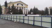 На площади Ленина в Йошкар-Оле начали заливать каток
