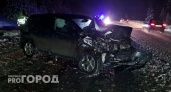 Женщина погибла в аварии с двумя легковушками на "Вятке"
