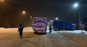На одной из трасс Йошкар-Олы пришлось откапывать застрявшую фуру