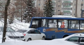 Столкновение автобуса №24-П с легковушкой парализовало движение на бульваре Чавайна в Йошкар-Оле