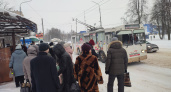 В Йошкар-Оле остановилось движение троллейбусов: пассажиры ползут по сугробам