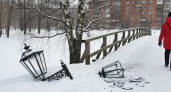 В Йошкар-Оле фонари воткнули в снег после разгрома