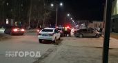 Полицейские выстроились в специальный коридор на дороге, чтобы ловить несознательных родителей