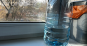Вода превращается в яд за час: что нельзя делать с бутылкой — предупреждение Роспотребнадзора