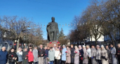 В Йошкар-Оле возложили цветы на Бульваре Чавайна в День национального героя