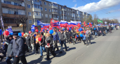 В Йошкар-Оле проходит праздничное шествие трудящихся в честь 1 мая: “За Россию, труд, достойную зарплату”