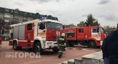 В Волжском районе пожар уничтожил сразу две постройки на соседних участках