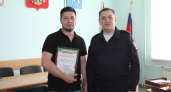 Работник автосалона спас йошкаролинца от преступников - его наградила полиция