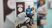 В Марий Эл многодетным и молодым семьям выдают в прокат коляски, столики и видеоняни бесплатно