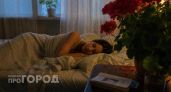 Эти два популярных цветка нельзя держать в спальне вопреки поверьям: вызывают бессонницу и лишнюю тревогу