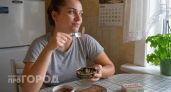 Можно ли выливать масло из консервов в раковину или унитаз: запомните точный ответ
