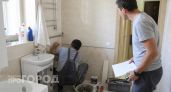 Мастера отказываются от обычного герметика в ванной и вот почему: новая альтернатива не чернеет годами