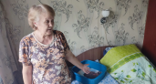 Пожилая пара в Йошкар-Оле вынуждена спать с зонтом из-за текущей крыши: “Управляющая не шевелится”