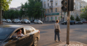 Почему нельзя поднимать деньги на перекрёстке: старинный запрет, который сегодня объясняют психологи и банкиры