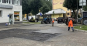 В Йошкар-Оле продолжают уборку города: покос травы, сбор мусора и пескосмета