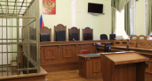 У парня из Волжска отняли иномарку и заставили работать 360 часов бесплатно 