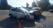 В Волжске на перекрёстке столкнулись Nissan и Lada: 57-летняя пассажирка была госпитализирована
