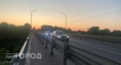 После публикации в интернете отремонтировали пешеходный мост через реку в Параньге