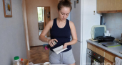 Лак для волос наношу не на причёску, а на салфетку: вещи преображаются на глазах