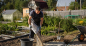 Владельцы домов скупают кварцевый песок мешками: добавляют в краску, дорожки, штукатурку и наливные полы
