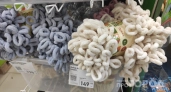 Не спицы и не крючок: вот как превратила велюровые «макароны» из Fix Price в украшение интерьера