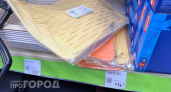 Стиральная машина больше не гремит: скупила все резиновые коврики в Fix Price и постелила на пол — сантехник подсказал трюк