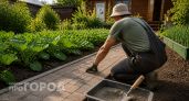 Про покупную плитку на даче и думать забыл: беру цемент и пачку лотков - служит годами