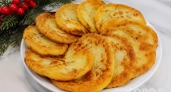 Лук уходит сетками на эту вкуснотищу: жарю золотистые лепёшки — хрустящие по краям и нежные в середине
