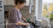 Ни холодная и ни горячая вода не отмывают жир: при какой температуре мыть чашки, кастрюли и сковородки
