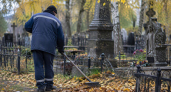 На Мендурском кладбище перед молебном обнаружили мусор и следы застолья