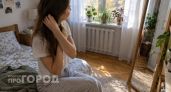 Почему нельзя ставить зеркало напротив кровати: не просто примета