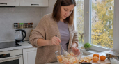 Старый "Крабовый" больше не в моде: два продукта делают из привычного салата шикарное необычное блюдо