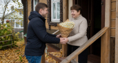 Маме-Раку — ромашковое лето, маме-Козерогу — строгие розы: какие букеты подарить на День матери по знаку зодиака