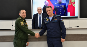 Связь поколений, городов и вузов: Герой России, студент МарГУ Анатолий Иванов посетил Военно-космическую академию имени А.Ф. Можайского