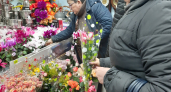 Тельцам — бархатные розы, Весам — воздушные гортензии: собираем букет ко Дню матери с оглядкой на звёзды