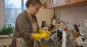 Жир и нагар сходят со сковородки как чулок с ноги: просто заливаю кипятком эти два пакетика