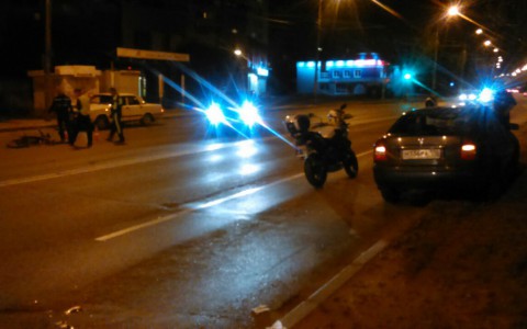 В  Йошкар-Оле велосипедист "заехал" под колеса иномарки (фото)