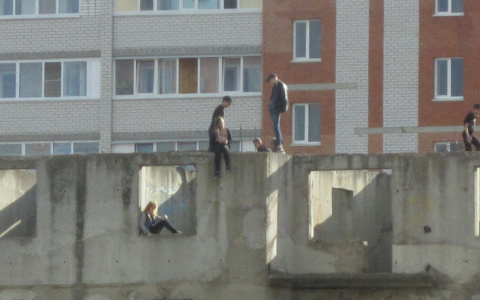 Опасные развлечения: дети делают селфи на краю заброшек в Йошкар-Оле