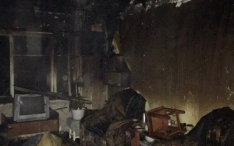 Соседи о сильном пожаре в Йошкар-Оле: после пьянки в квартире погиб мужчина