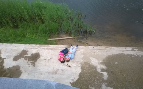 Йошкаролинка: «Двое людей лежат у реки рядом с детской поликлиникой»
